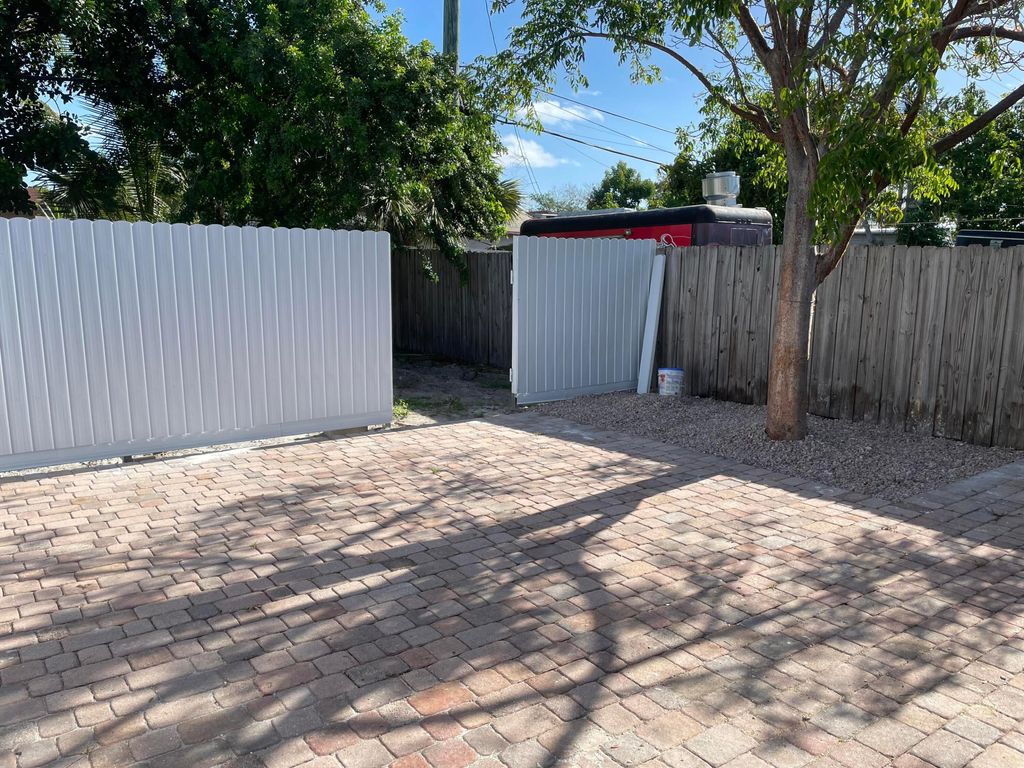 Photo of 265 NE 46th Street, Deerfield Beach, FL 33064 (MLS # B26029909)