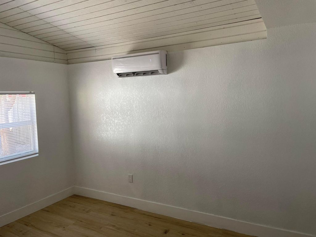 Photo of 265 NE 46th Street, Deerfield Beach, FL 33064 (MLS # B26029909)