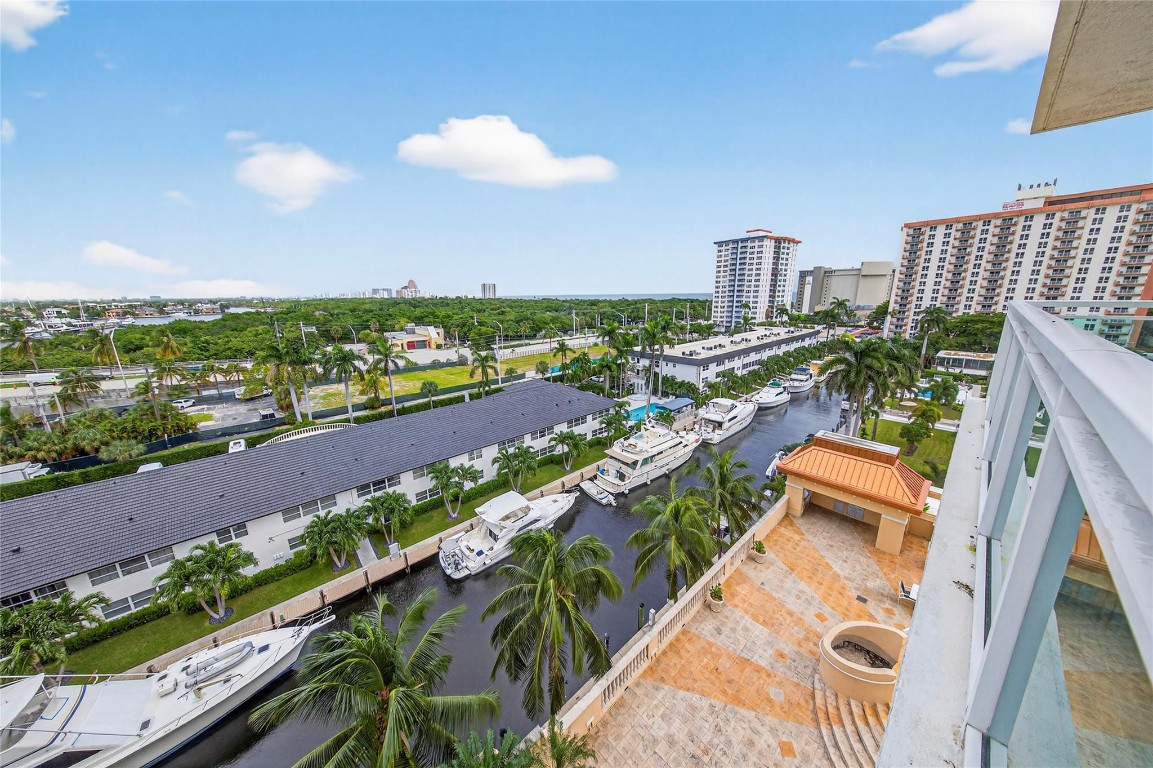 2845 NE 9th Street 806