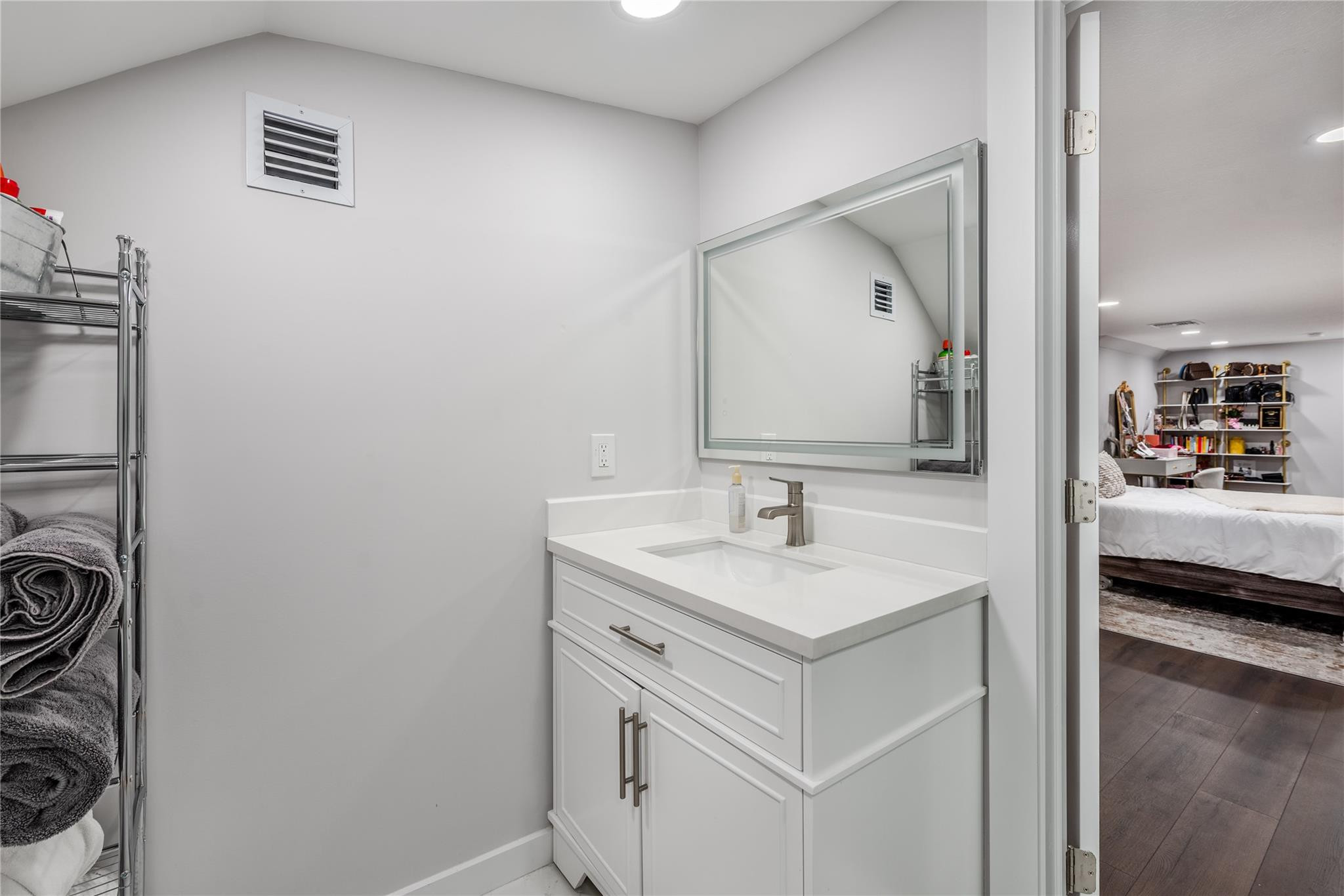 WELLINGTON AERO CLUB OF THE LANDINGS AT WELLINGTON - Residential