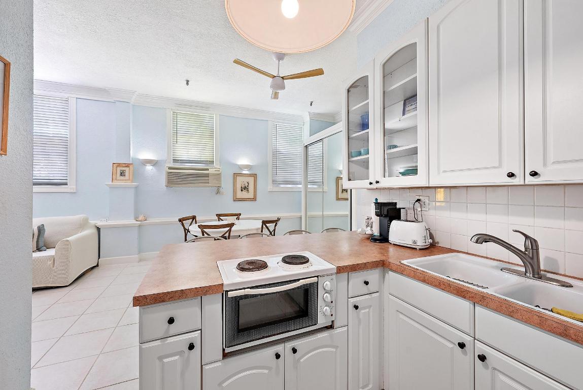 PALM BEACH HOTEL CONDO - Residential