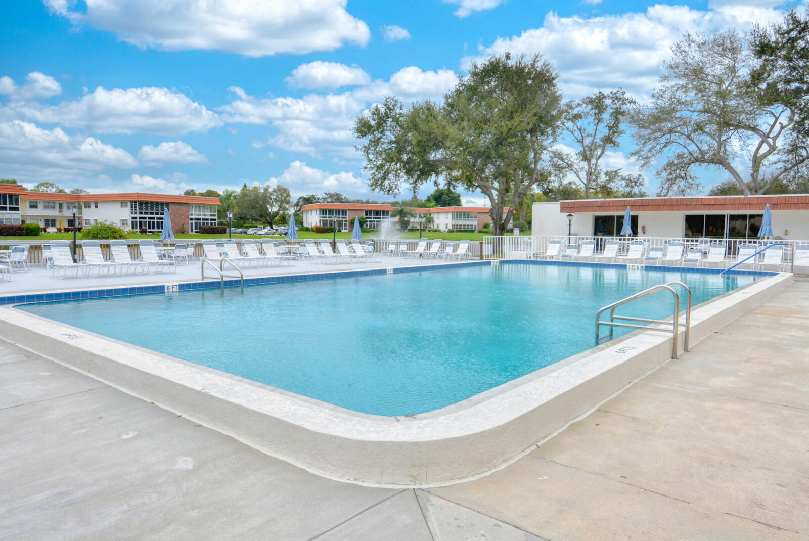 VISTA DEL LAGO CONDO - Residential