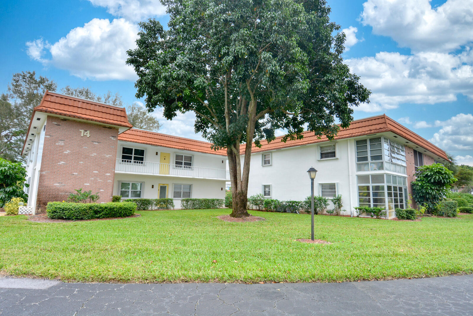 VISTA DEL LAGO CONDO - Residential