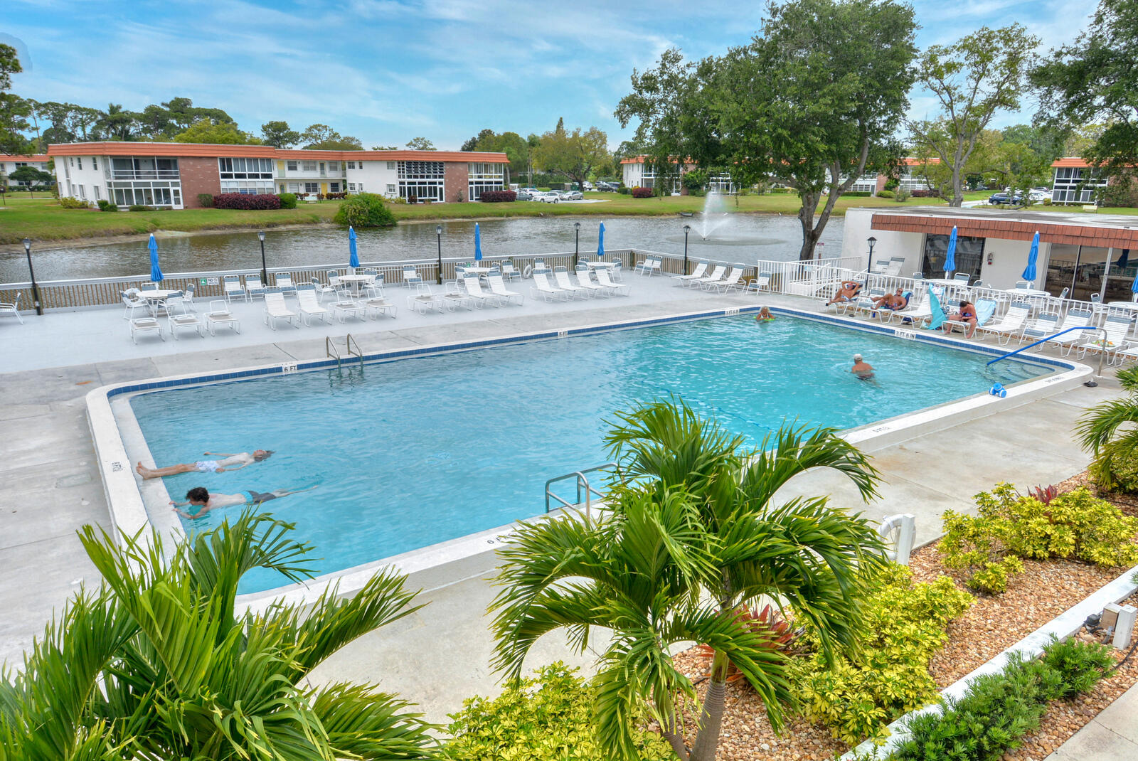 VISTA DEL LAGO CONDO - Residential