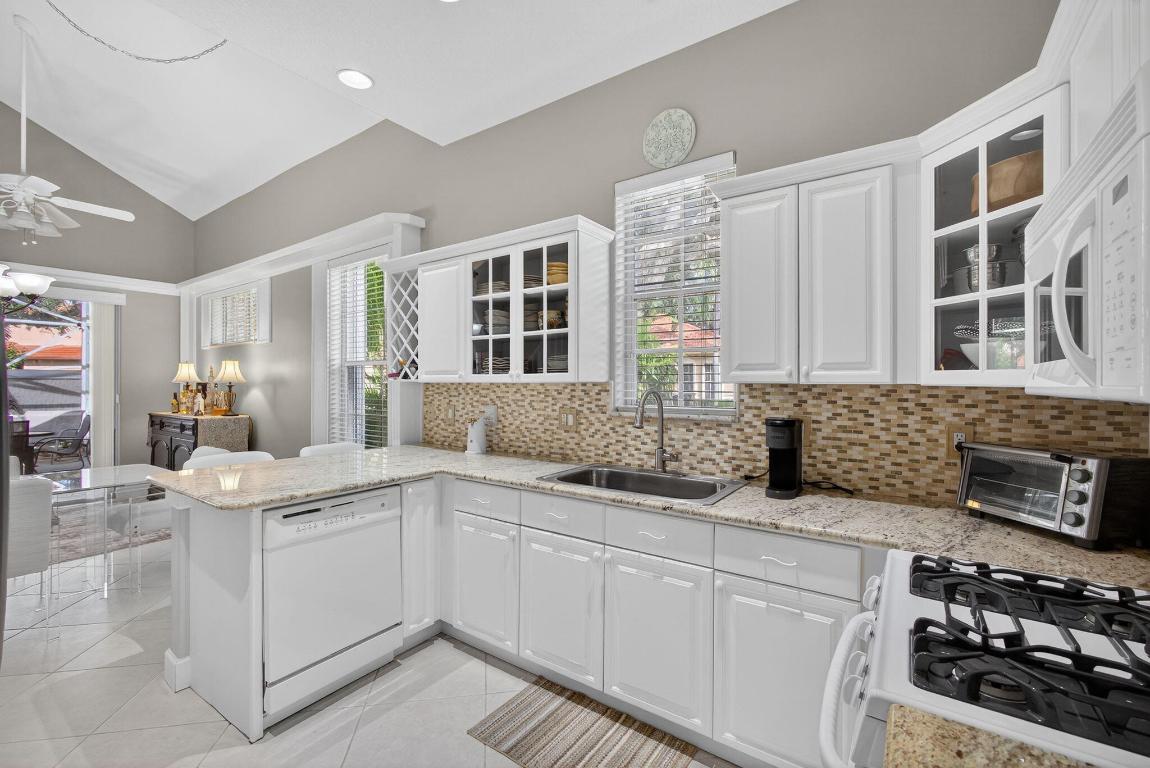 PGA RESORT COMMUNITY OF MONTEREY POINTE - Residential