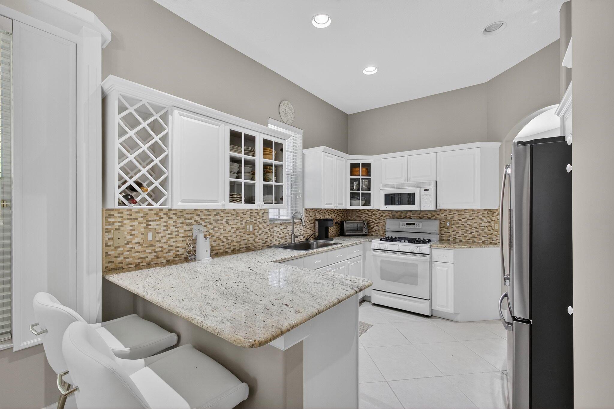 PGA RESORT COMMUNITY OF MONTEREY POINTE - Residential