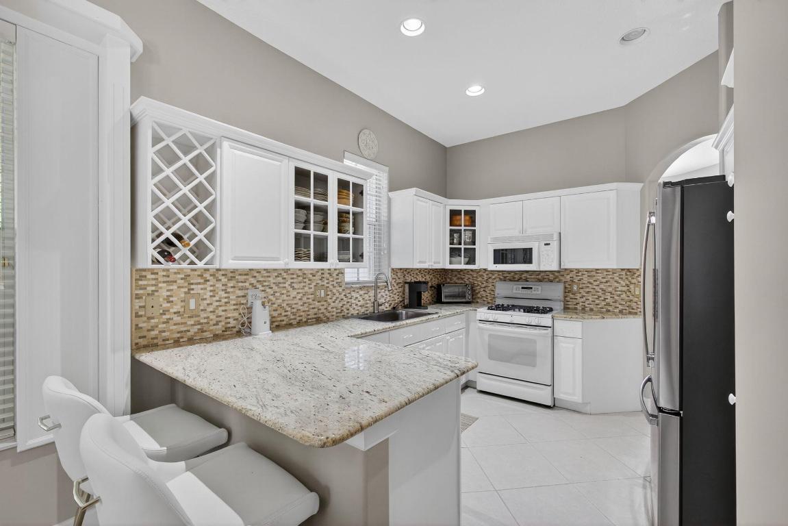 PGA RESORT COMMUNITY OF MONTEREY POINTE - Residential