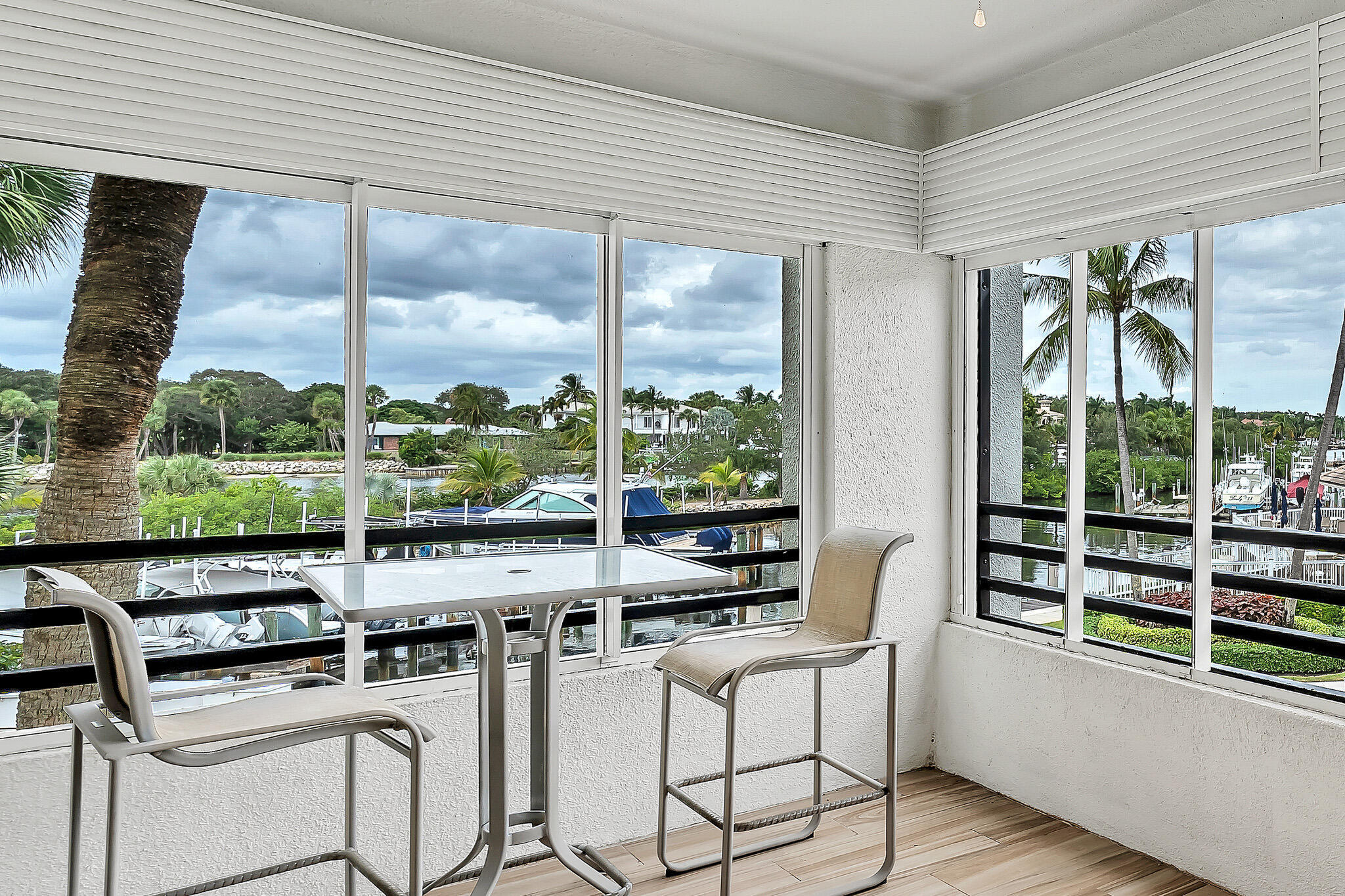 827 OAK HARBOUR Drive