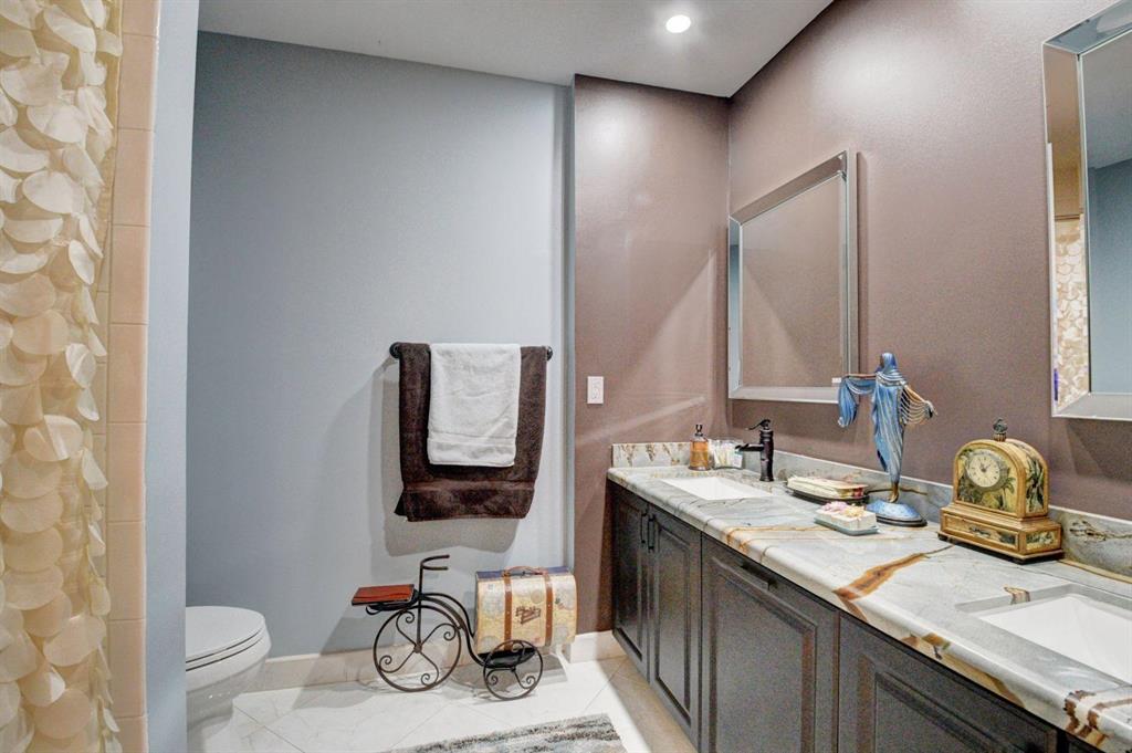 CAMBRIDGE I & II AT HUNTERS RUN CONDO - Residential