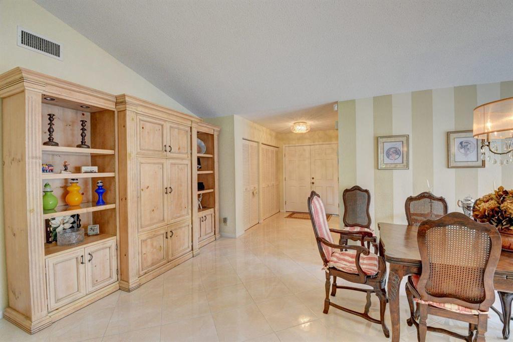 CAMBRIDGE I & II AT HUNTERS RUN CONDO - Residential