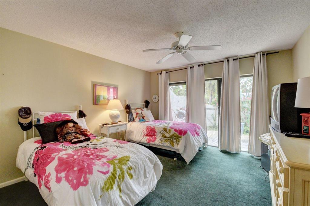 CAMBRIDGE I & II AT HUNTERS RUN CONDO - Residential