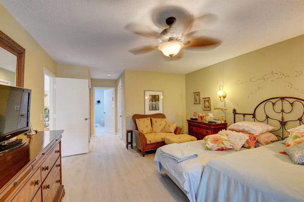 CAMBRIDGE I & II AT HUNTERS RUN CONDO - Residential