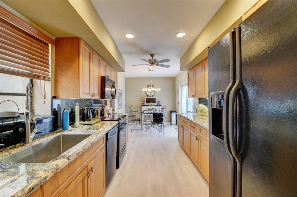 CAMBRIDGE I & II AT HUNTERS RUN CONDO - Residential