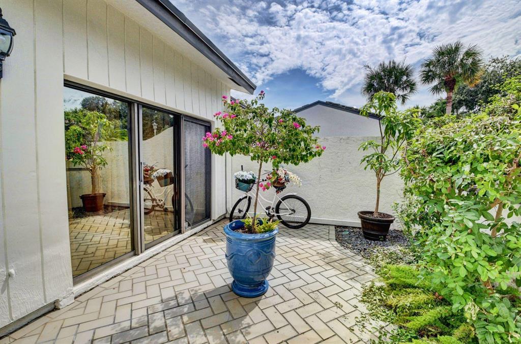 CAMBRIDGE I & II AT HUNTERS RUN CONDO - Residential