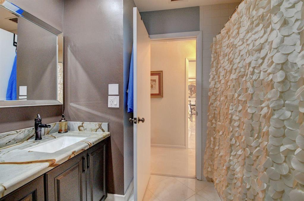 CAMBRIDGE I & II AT HUNTERS RUN CONDO - Residential