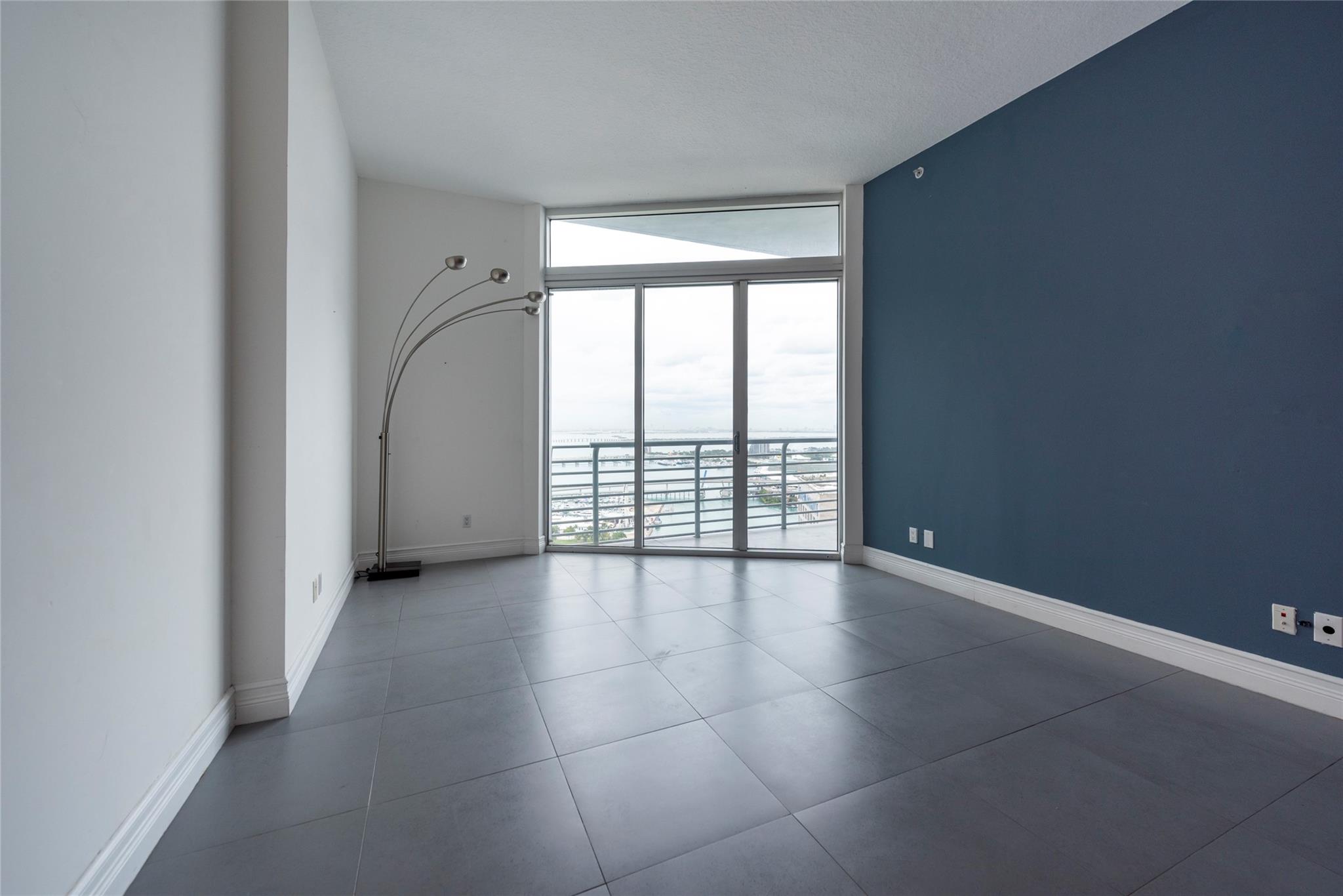 325 S Biscayne Blvd LPH16