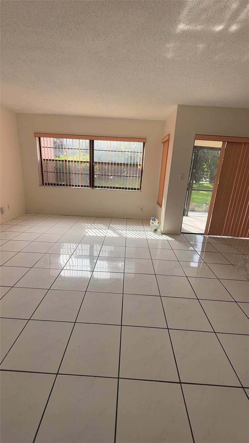 VALENCIA VILLAGE - Residential Lease