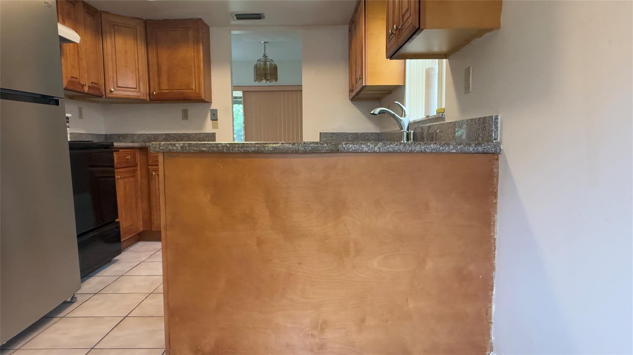 VALENCIA VILLAGE - Residential Lease