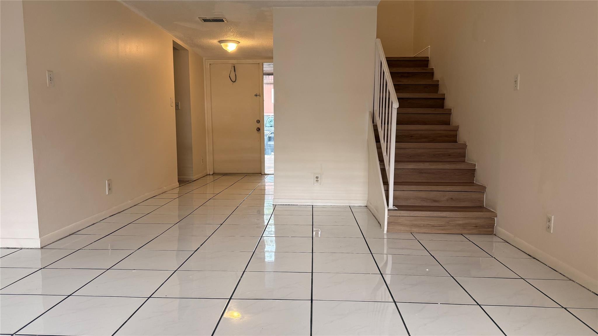 VALENCIA VILLAGE - Residential Lease