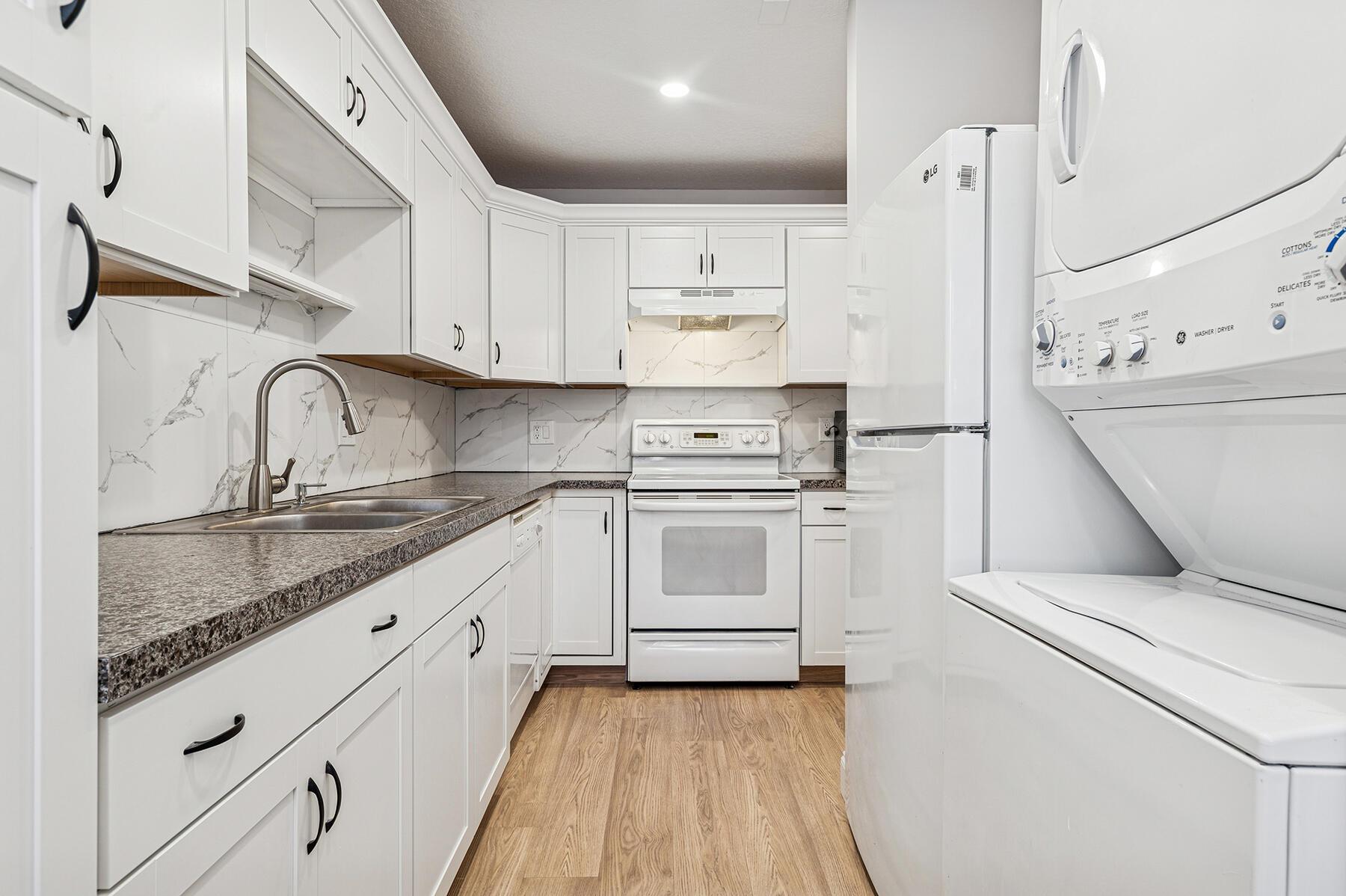 PINES OF DELRAY NORTH CON - Residential Lease
