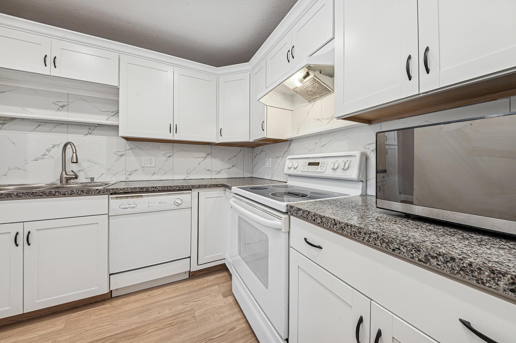 PINES OF DELRAY NORTH CON - Residential Lease