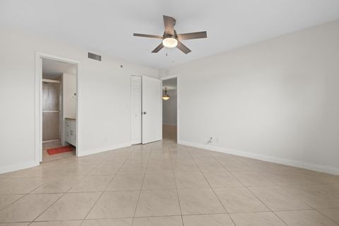 Condominium in Lake Worth FL 4640 Lucerne Lakes Boulevard Blvd 12.jpg