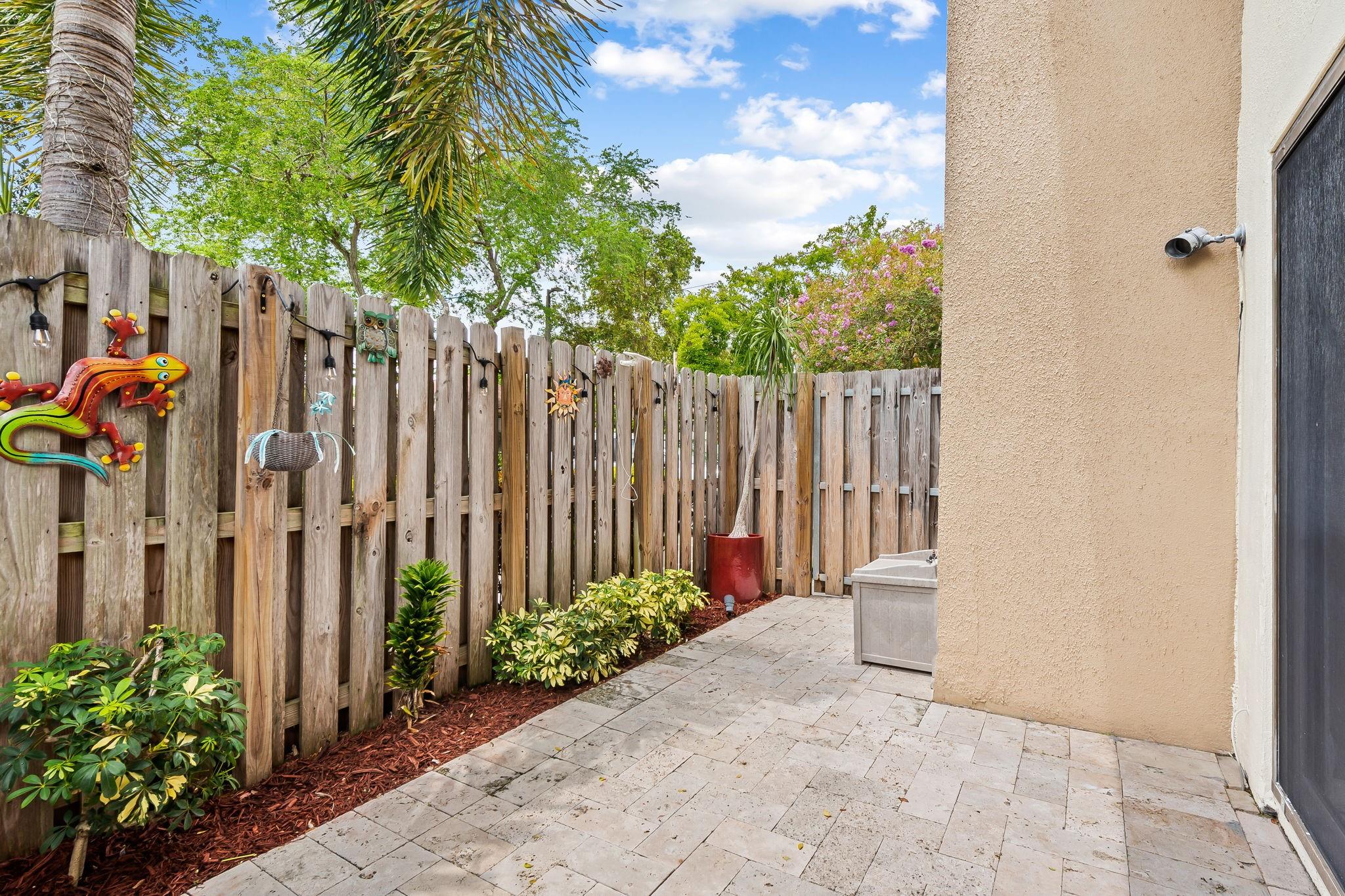 360 City View Dr