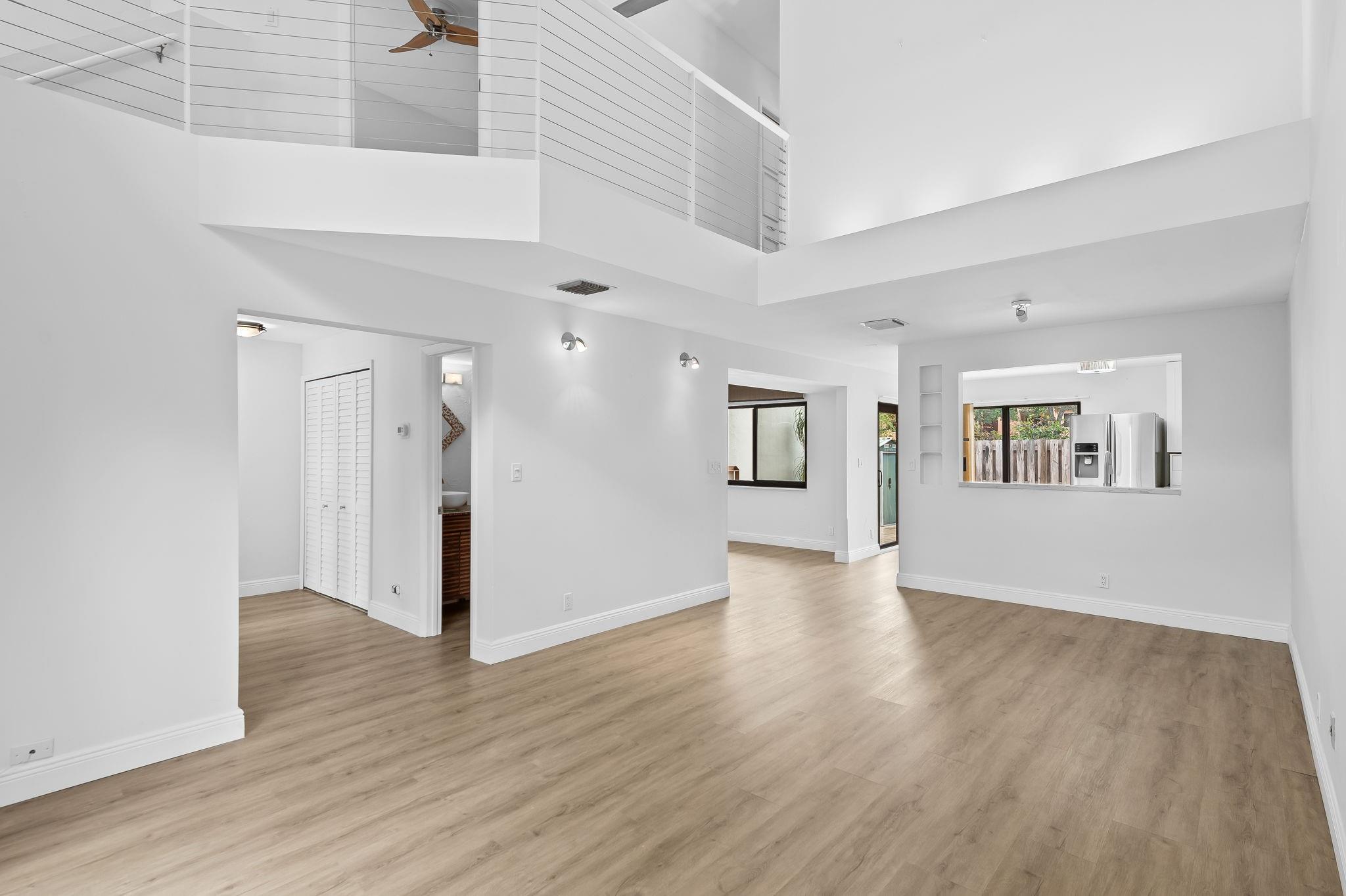 360 City View Dr