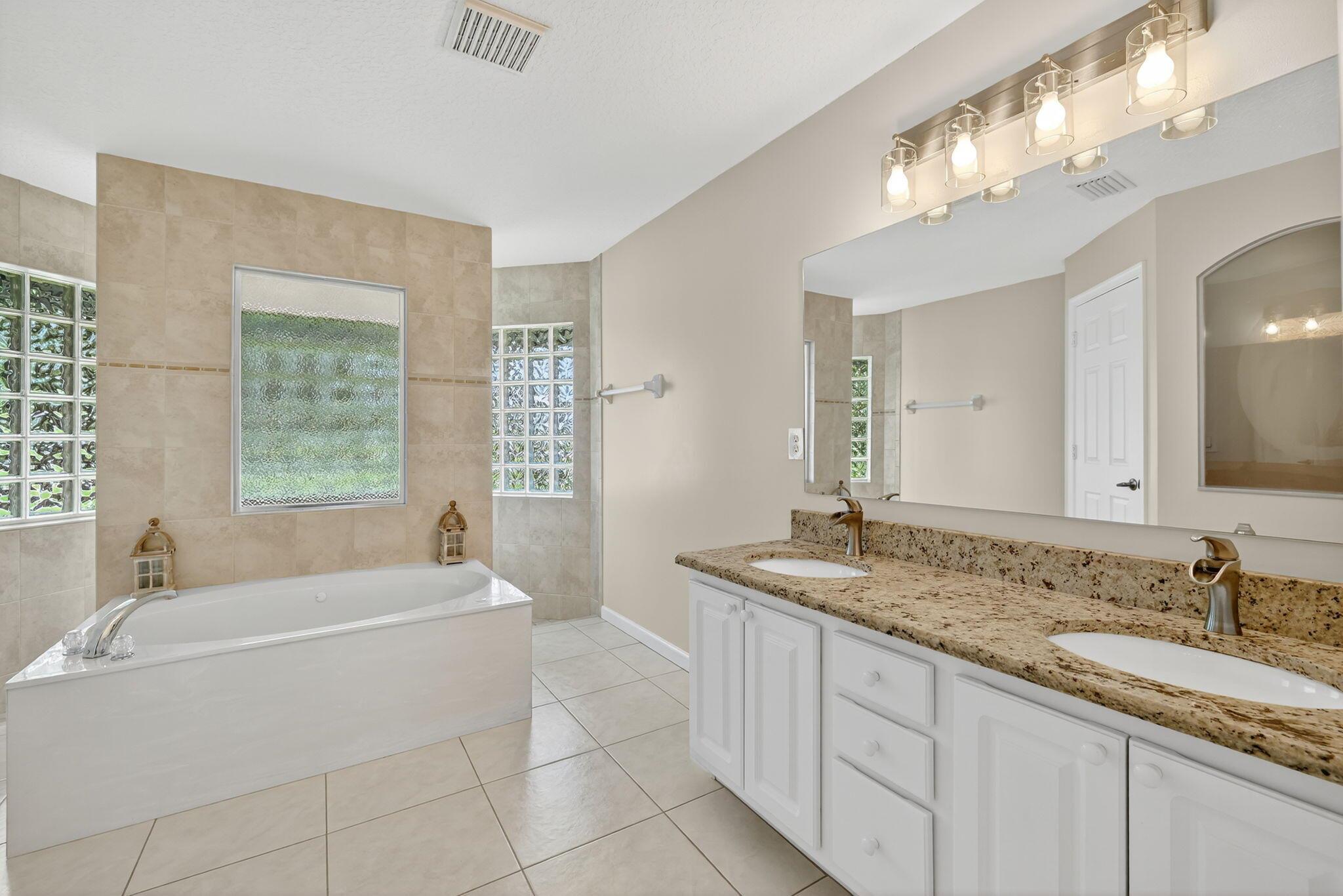 1342 SW Oriole Lane, Port St Lucie, FL, 34953/$524,900 4 1342 SW Oriole Lane