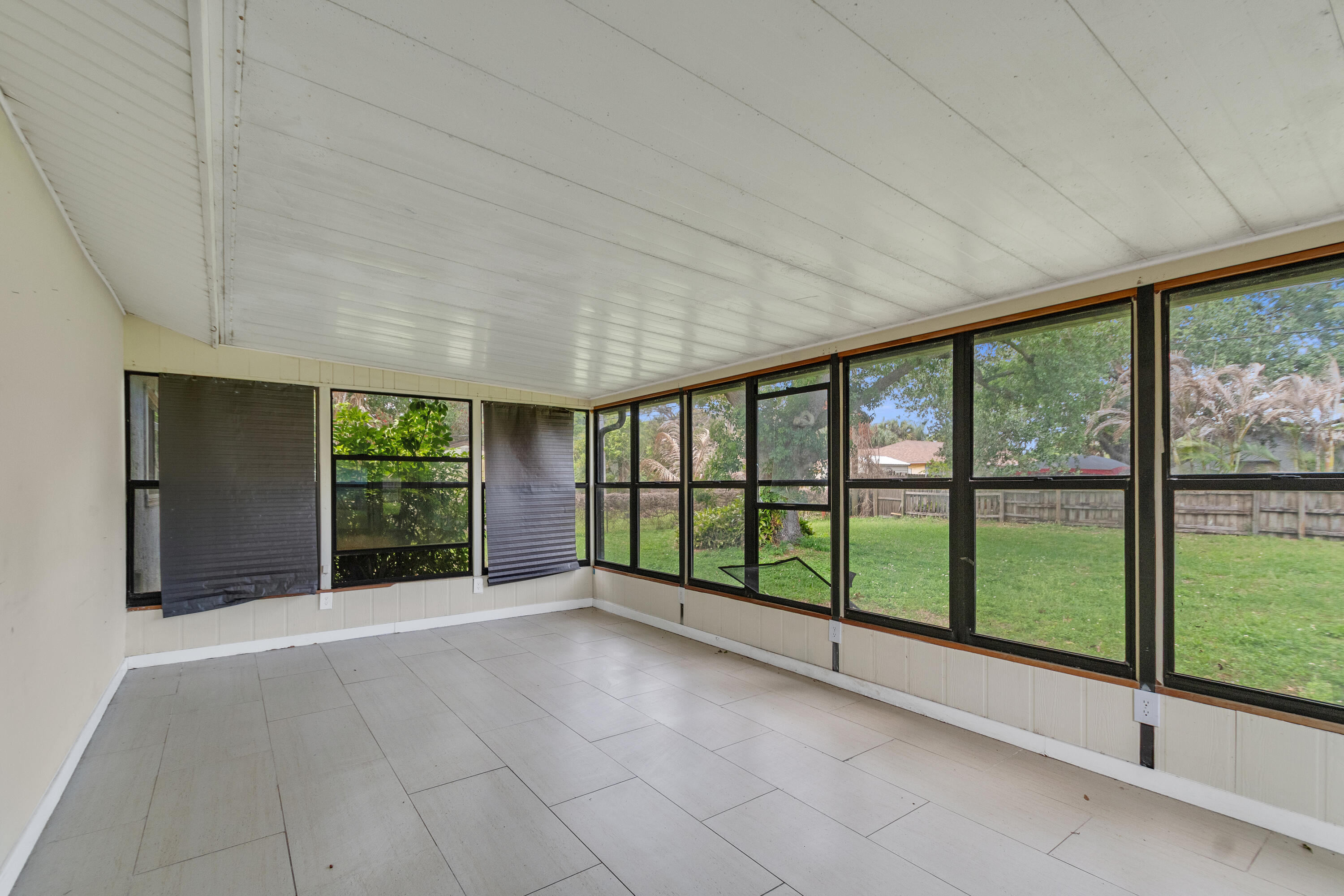 VERO BEACH HIGHLANDS UNIT 4 - Residential