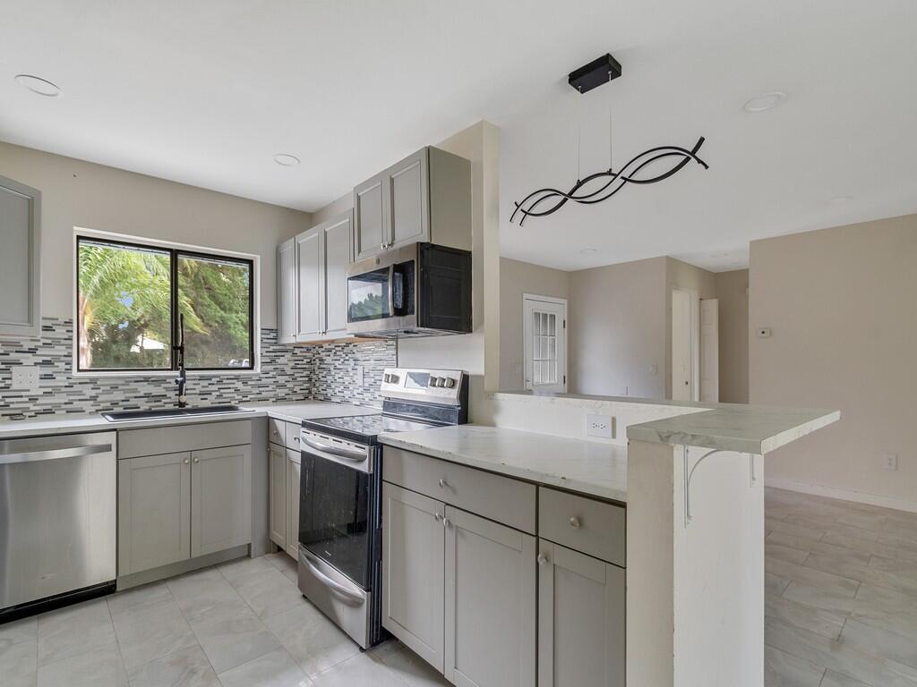 VERO BEACH HIGHLANDS UNIT 4 - Residential