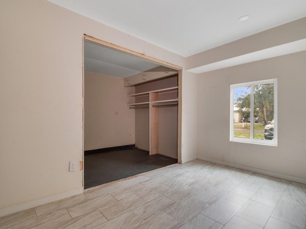 VERO BEACH HIGHLANDS UNIT 4 - Residential