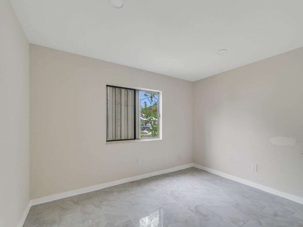 VERO BEACH HIGHLANDS UNIT 4 - Residential