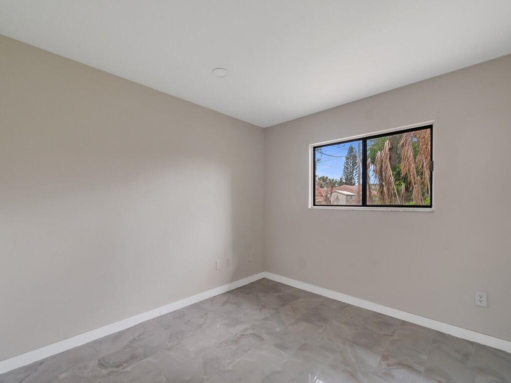 VERO BEACH HIGHLANDS UNIT 4 - Residential