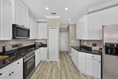 Tiny photo for 10675 Old Hammock Way, Wellington, FL 33414 (MLS # B26047964)