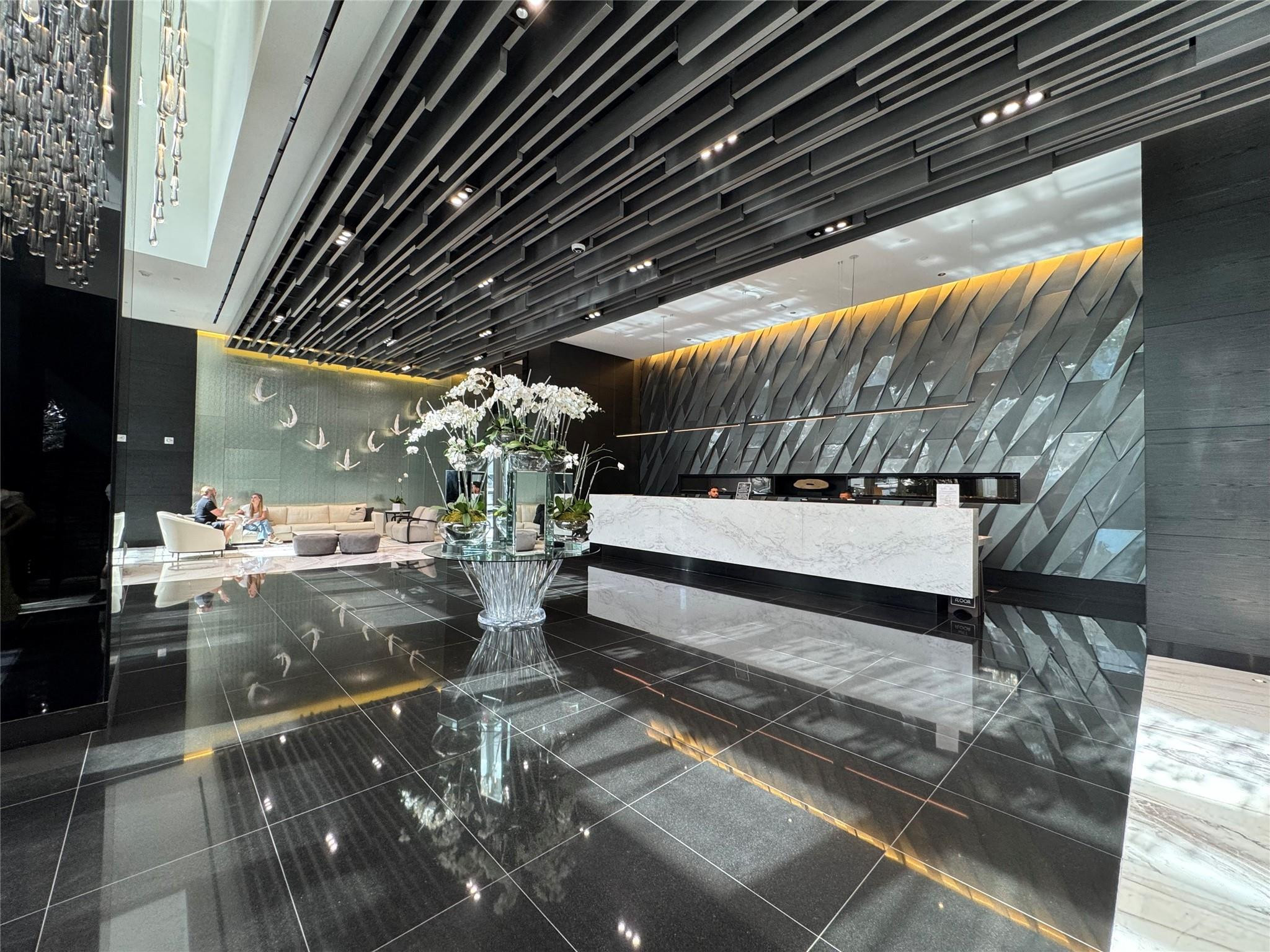 Paramount miami worldcent - Residential