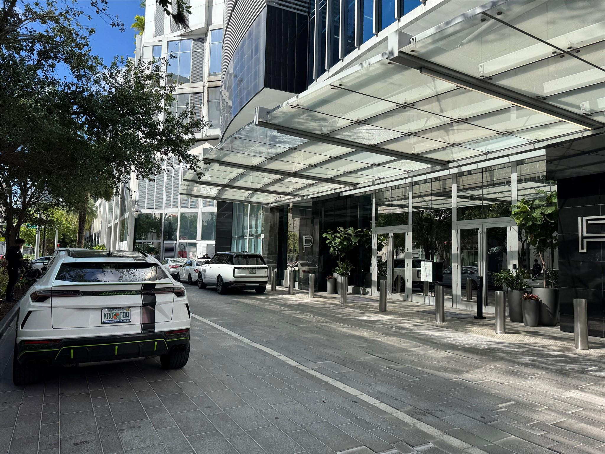 Paramount miami worldcent - Residential