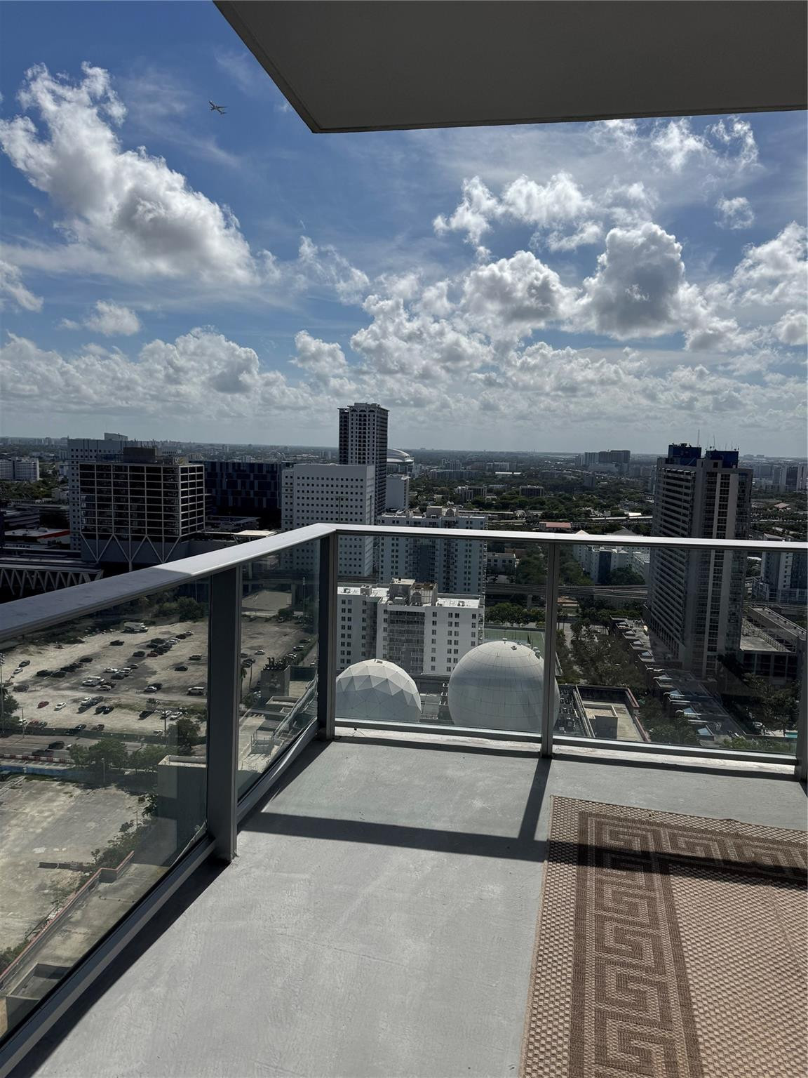 Paramount miami worldcent - Residential