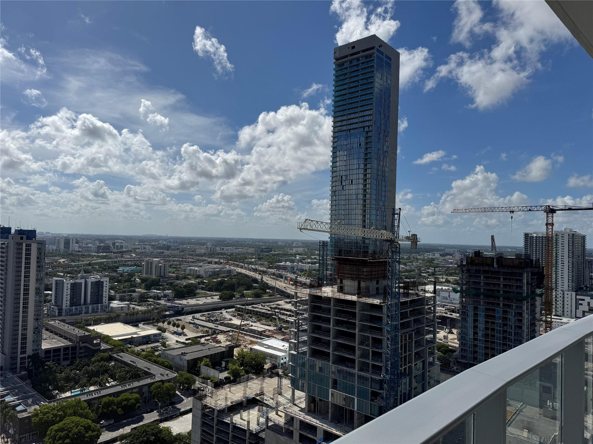 Paramount miami worldcent - Residential