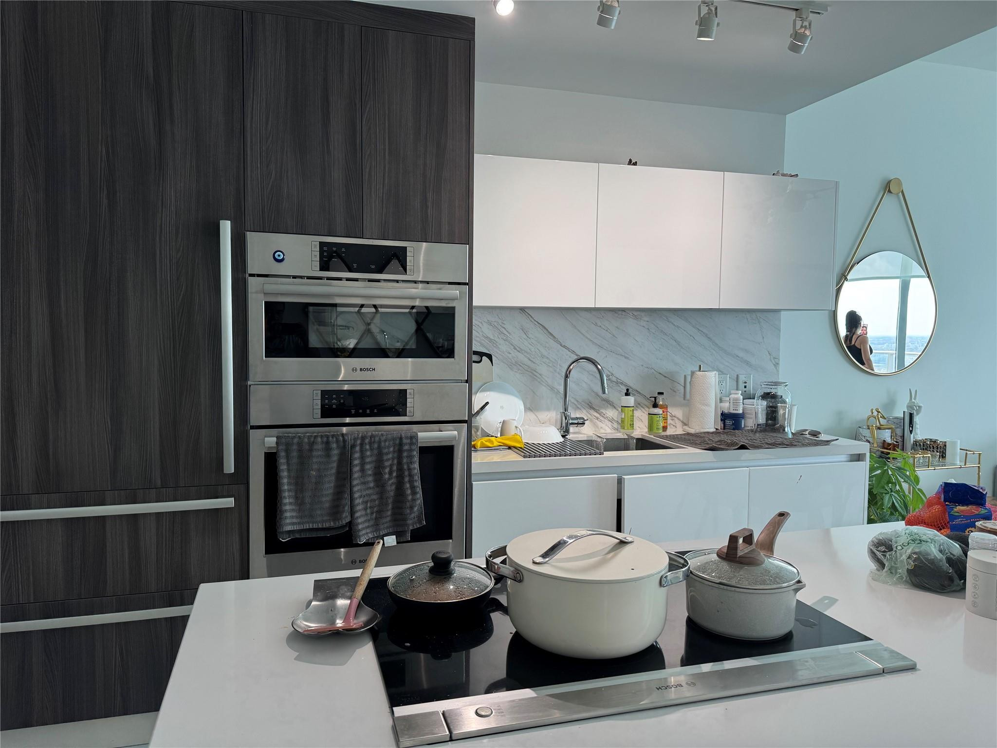 Paramount miami worldcent - Residential