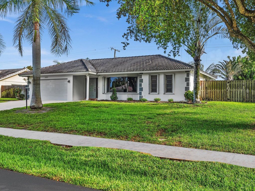 Photo of 3397 Lakeview Boulevard, Delray Beach, FL 33445 (MLS # R11100192)