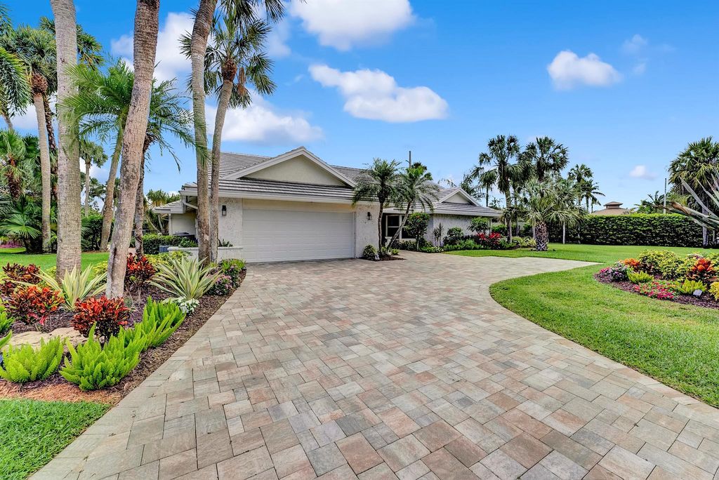 Photo of 4980 Cherry Laurel Lane, Delray Beach, FL 33445 (MLS # R10896960)
