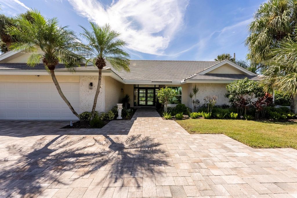Photo of 4980 Cherry Laurel Lane, Delray Beach, FL 33445 (MLS # R10896960)
