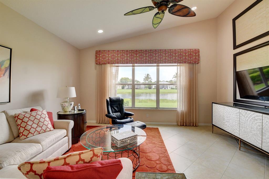 VALENCIA PALMS 2 - Residential