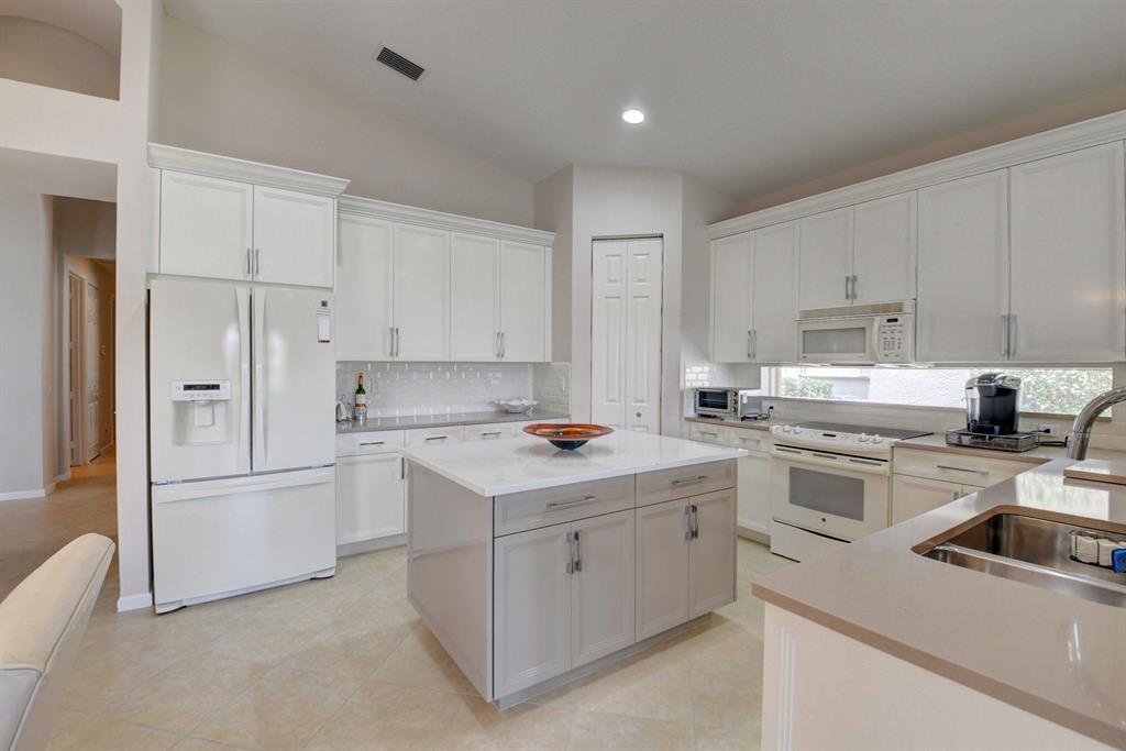 VALENCIA PALMS 2 - Residential