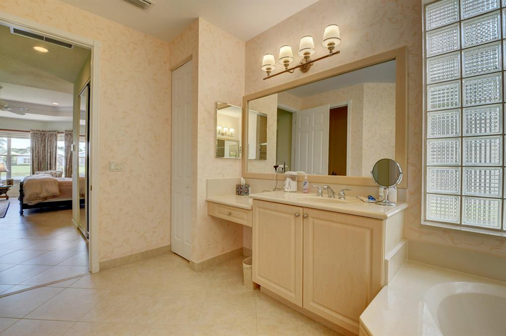 VALENCIA PALMS 2 - Residential