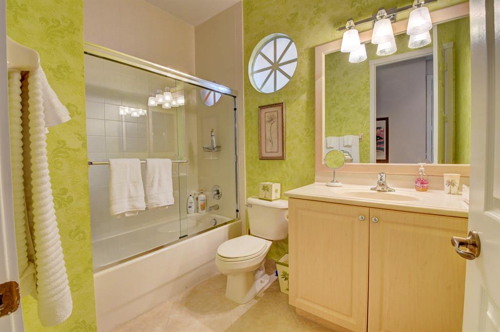 VALENCIA PALMS 2 - Residential