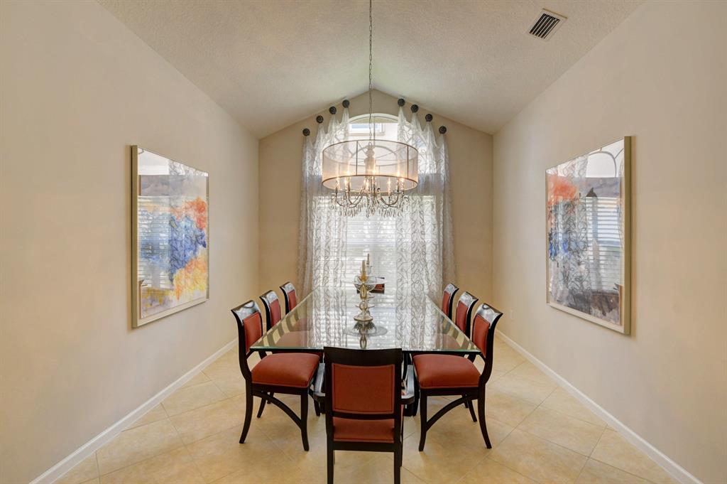 VALENCIA PALMS 2 - Residential