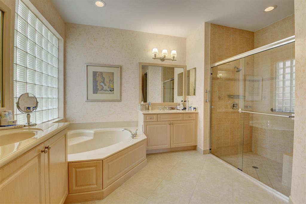 VALENCIA PALMS 2 - Residential