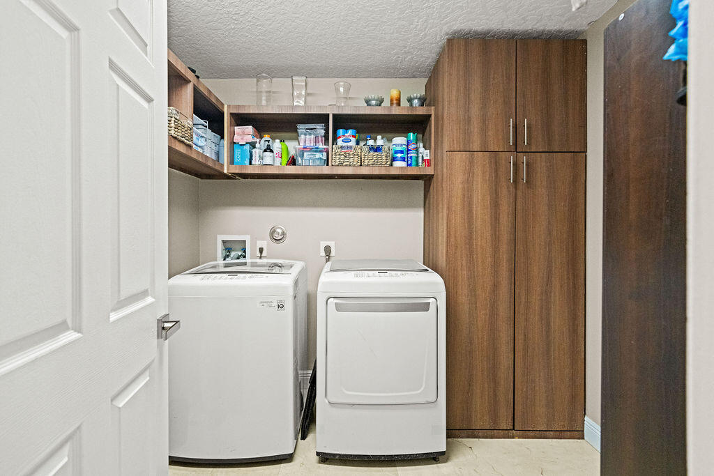 PINE TERRACE - Residential